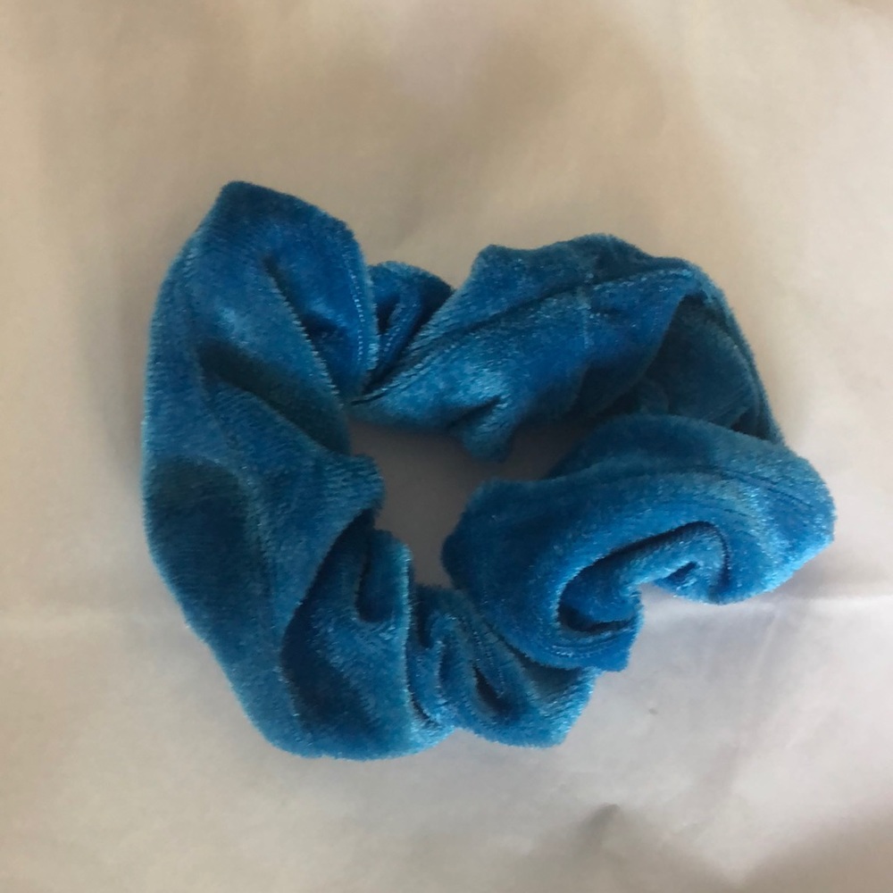 Urban Outfitters: blue velvet scrunchie